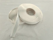 Pelekat putih bertindih bertindih